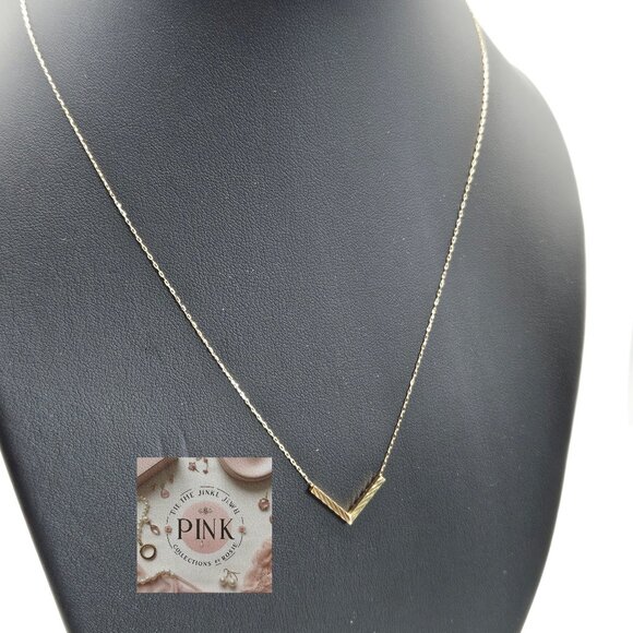 Jewelry - New V necklace in K18 real Gold Stamped